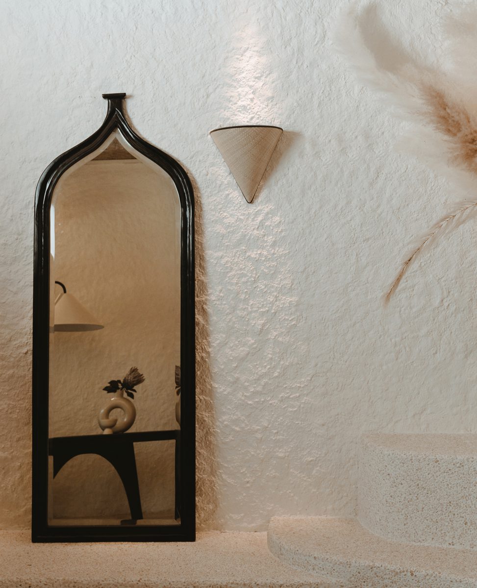 Lyviv Wall Sconce image 2