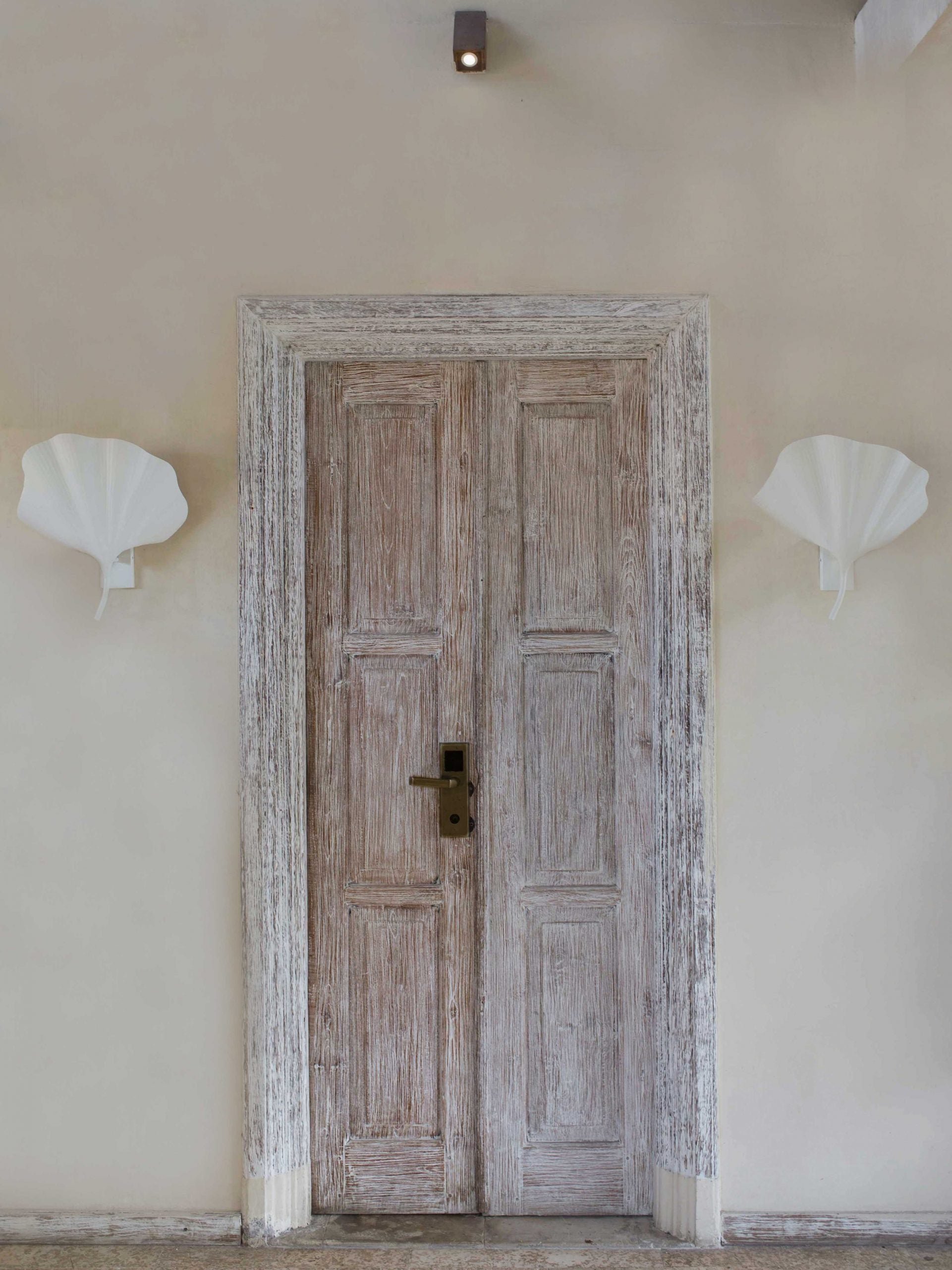 Gingko Leaf Wall Sconce image 2